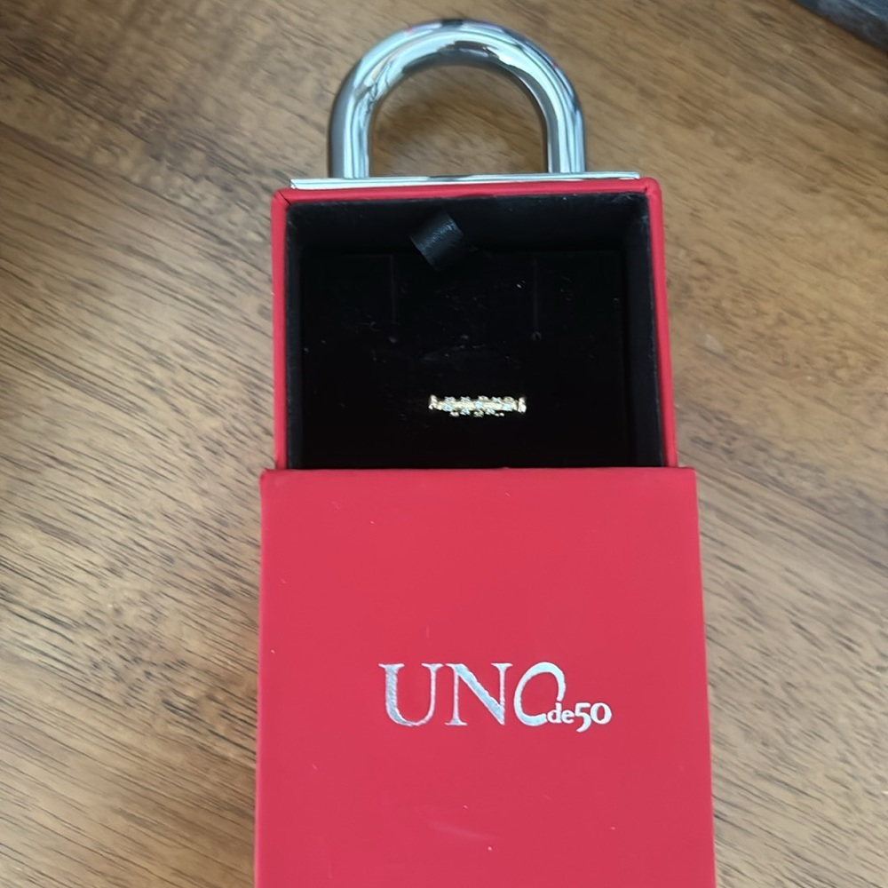 Uno de 50 ring